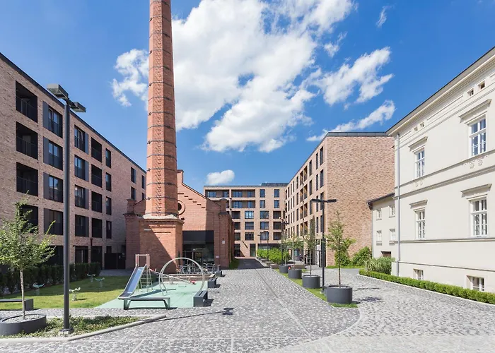 Inpoint Suites - Steps From Main Station&Old Town Self Check-In